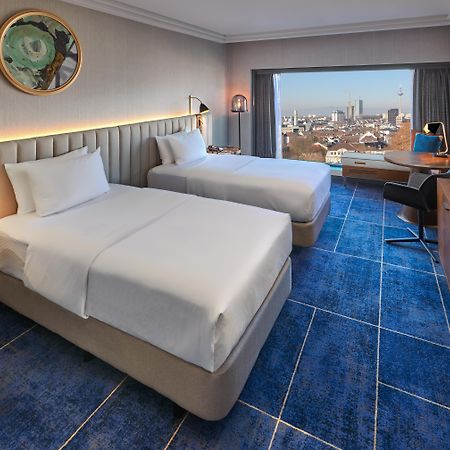 ฮิลตัน แฟรงเฟิร์ต ซิตี้เซ็นเตอร์ Hotel Frankfurt am Main ภายนอก รูปภาพ Deluxe Room
