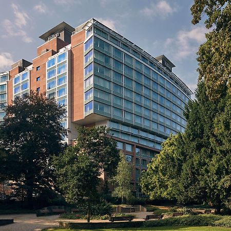 ฮิลตัน แฟรงเฟิร์ต ซิตี้เซ็นเตอร์ Hotel Frankfurt am Main ภายนอก รูปภาพ The new building of the University of Warwick Medical School