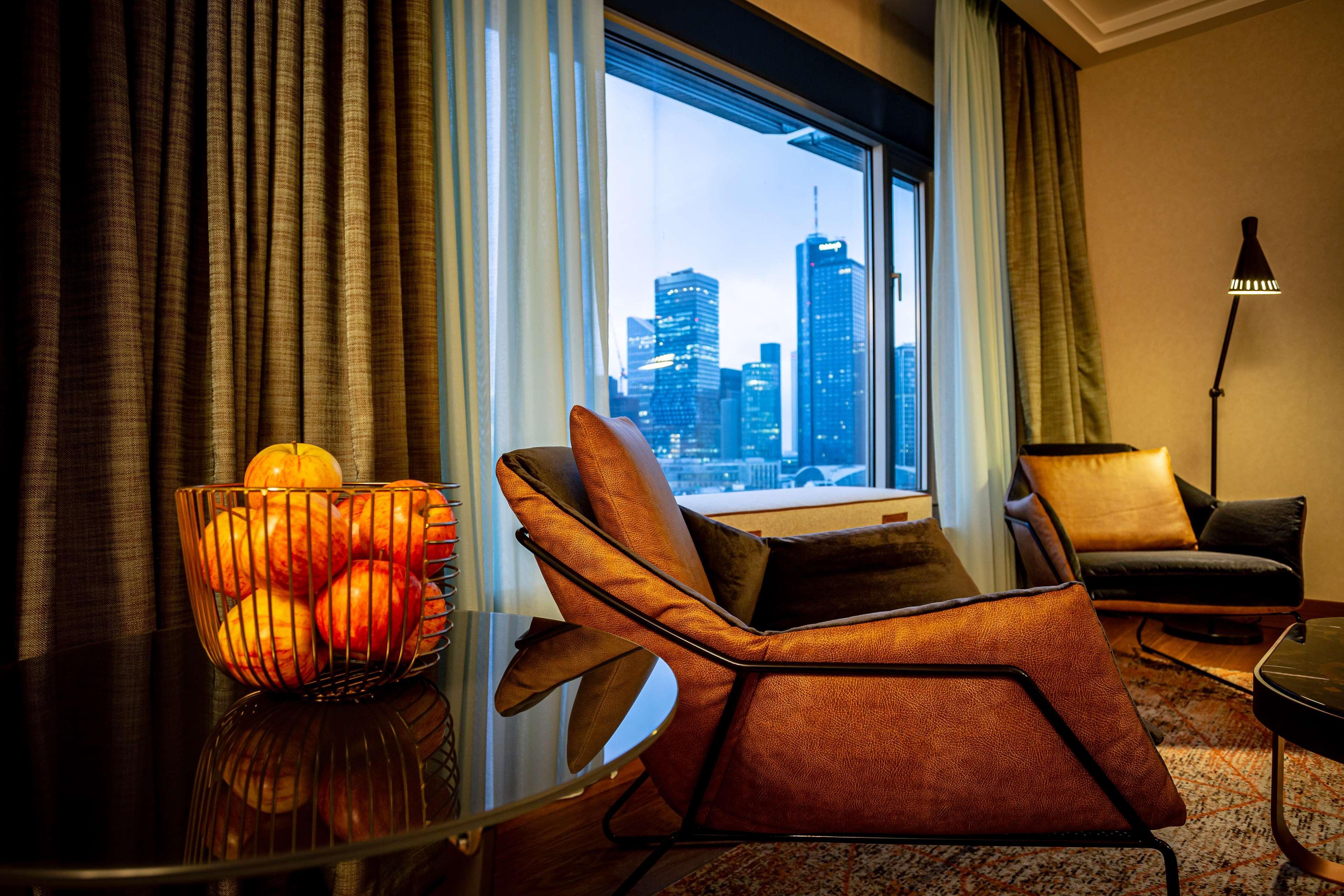 ฮิลตัน แฟรงเฟิร์ต ซิตี้เซ็นเตอร์ Hotel Frankfurt am Main ภายนอก รูปภาพ A room at the Mandarin Oriental, Munich
