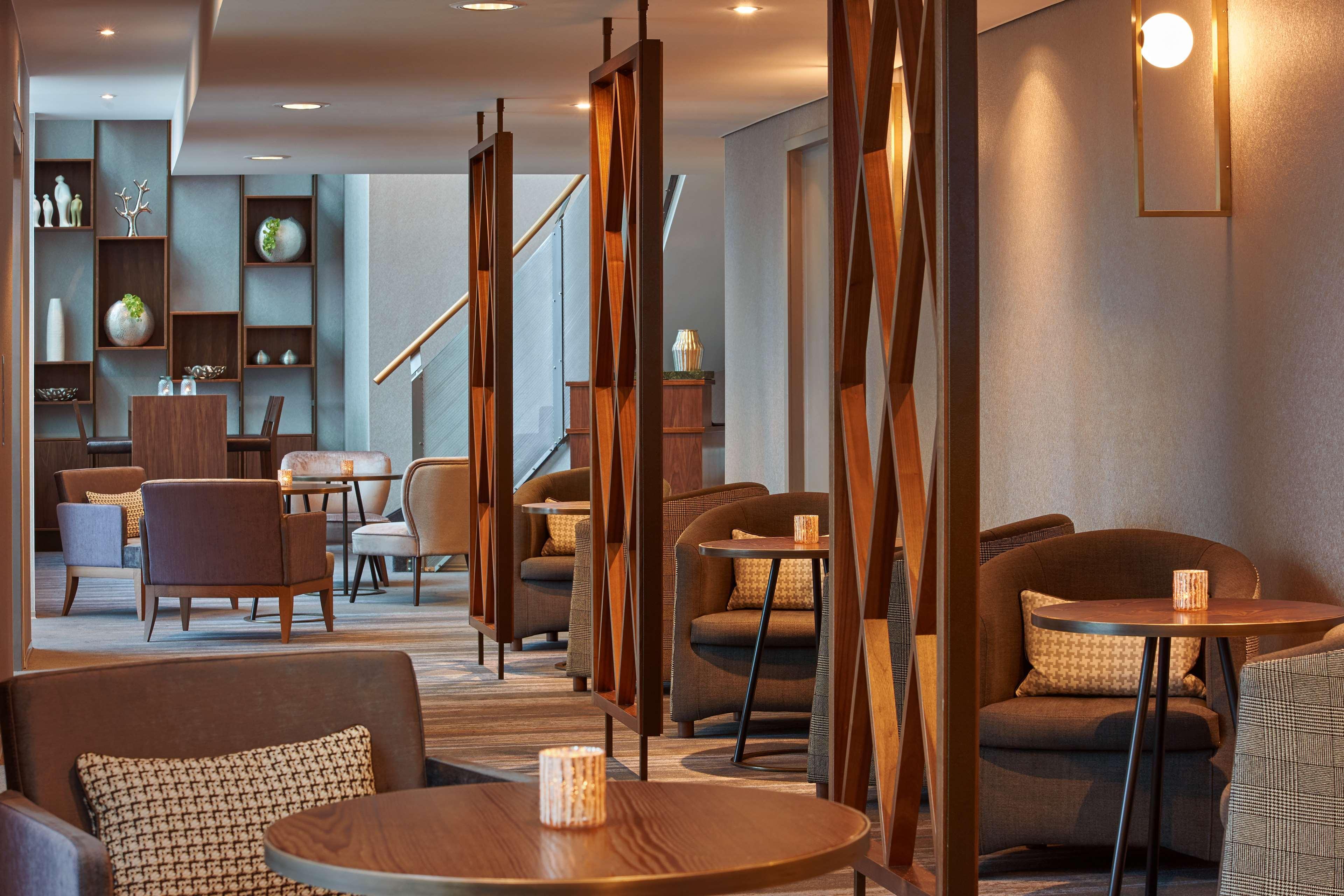 ฮิลตัน แฟรงเฟิร์ต ซิตี้เซ็นเตอร์ Hotel Frankfurt am Main ภายนอก รูปภาพ The lounge at the hotel