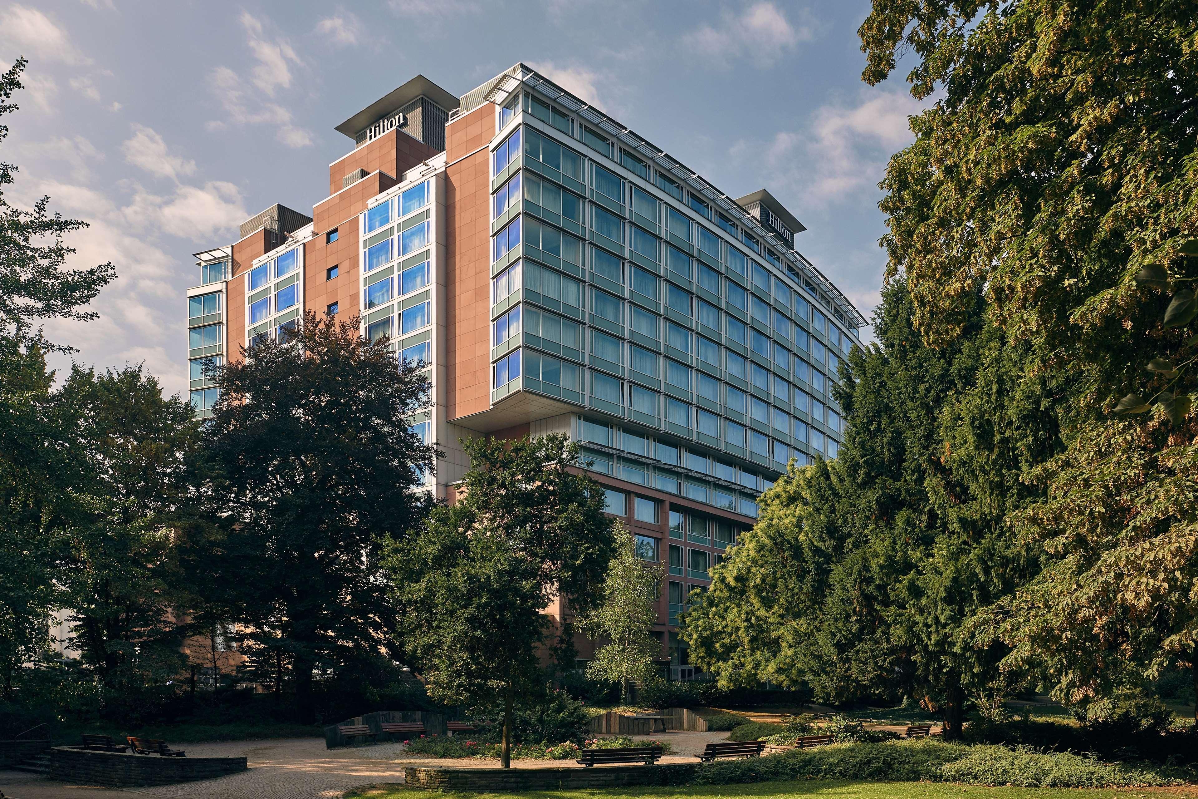 ฮิลตัน แฟรงเฟิร์ต ซิตี้เซ็นเตอร์ Hotel Frankfurt am Main ภายนอก รูปภาพ The new building of the University of Warwick Medical School