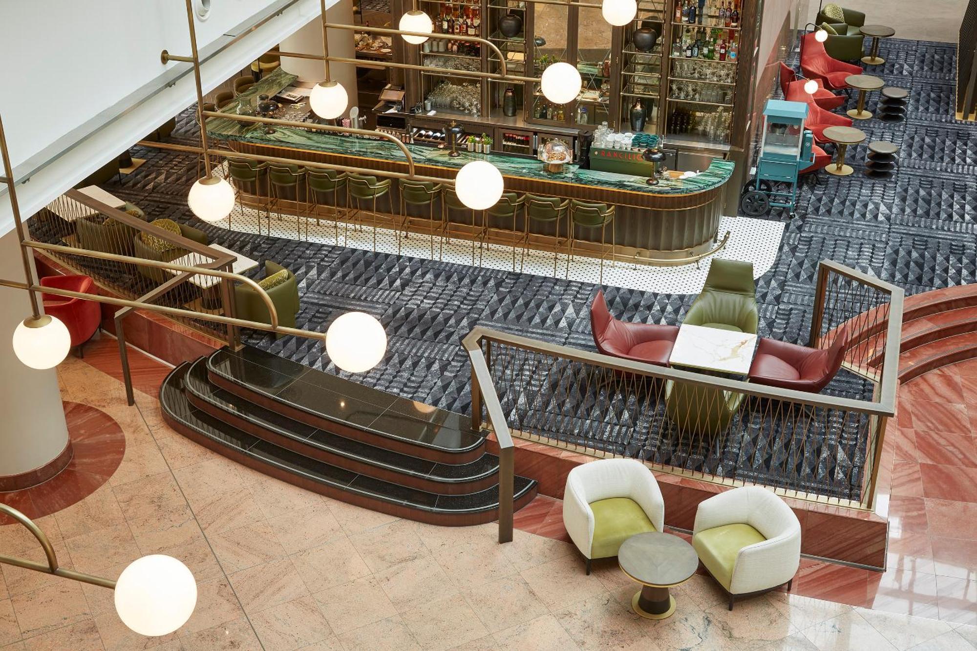 ฮิลตัน แฟรงเฟิร์ต ซิตี้เซ็นเตอร์ Hotel Frankfurt am Main ภายนอก รูปภาพ The lobby of the hotel