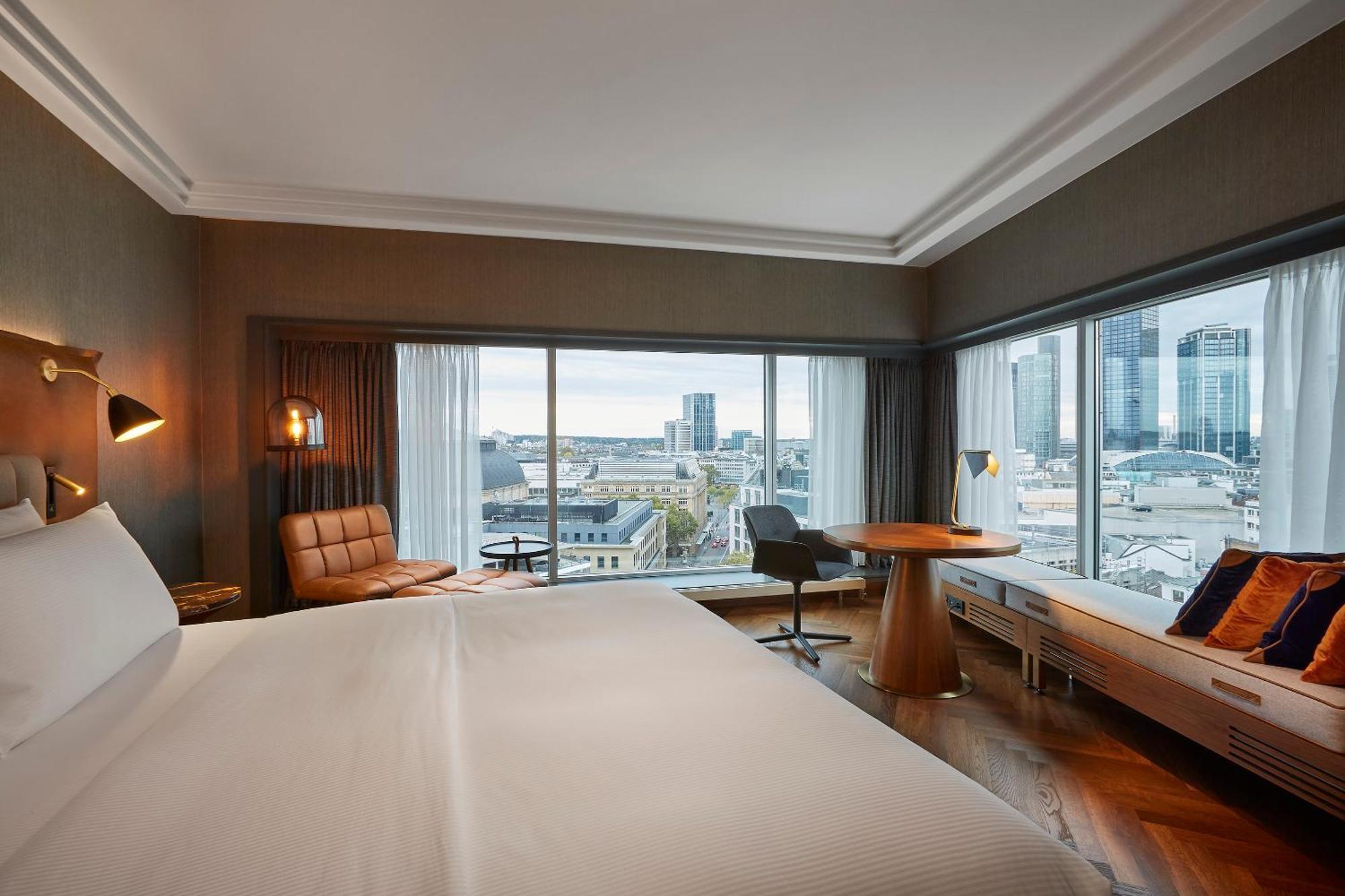 ฮิลตัน แฟรงเฟิร์ต ซิตี้เซ็นเตอร์ Hotel Frankfurt am Main ภายนอก รูปภาพ A room at the hotel