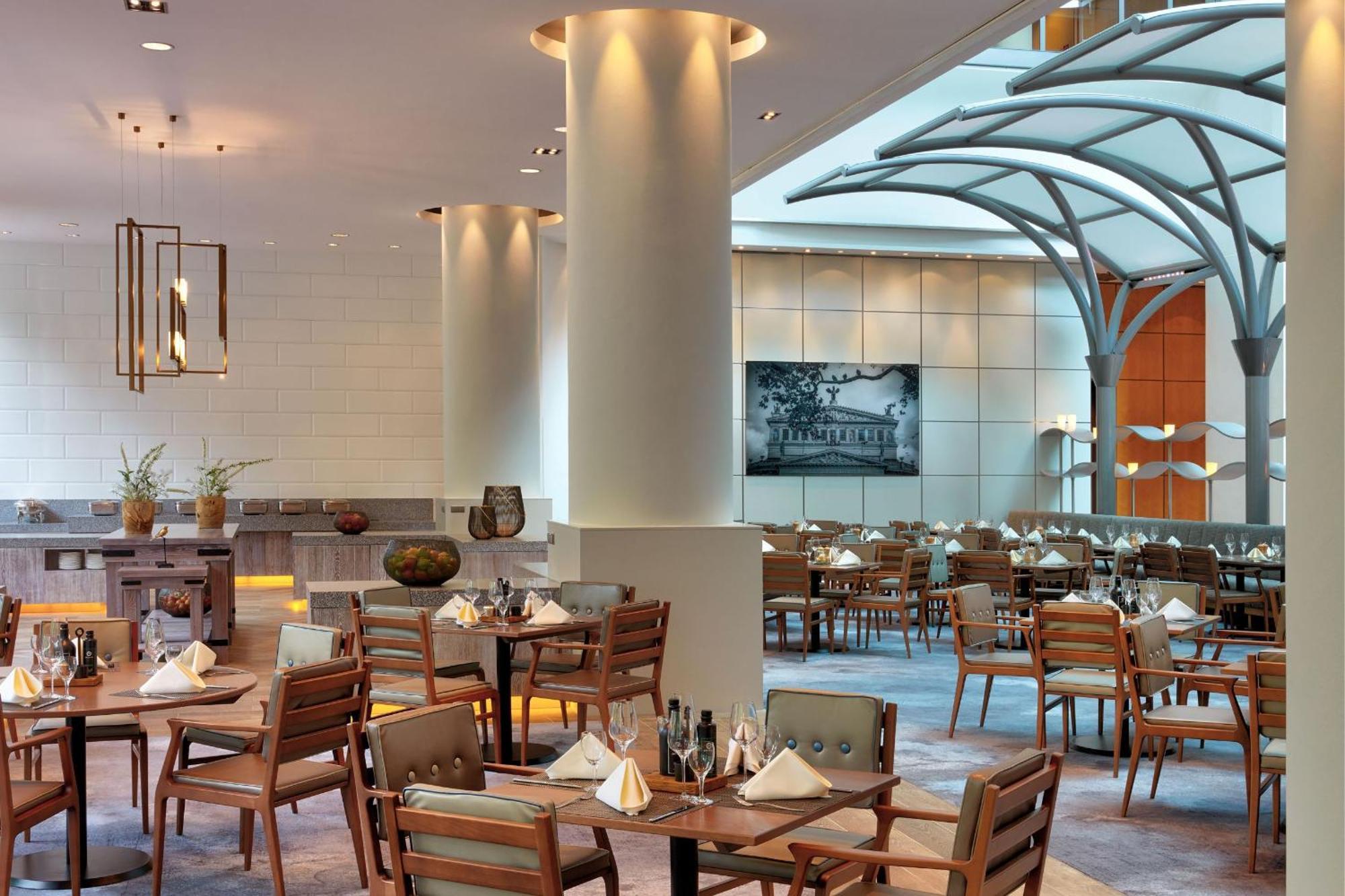 ฮิลตัน แฟรงเฟิร์ต ซิตี้เซ็นเตอร์ Hotel Frankfurt am Main ภายนอก รูปภาพ The restaurant
