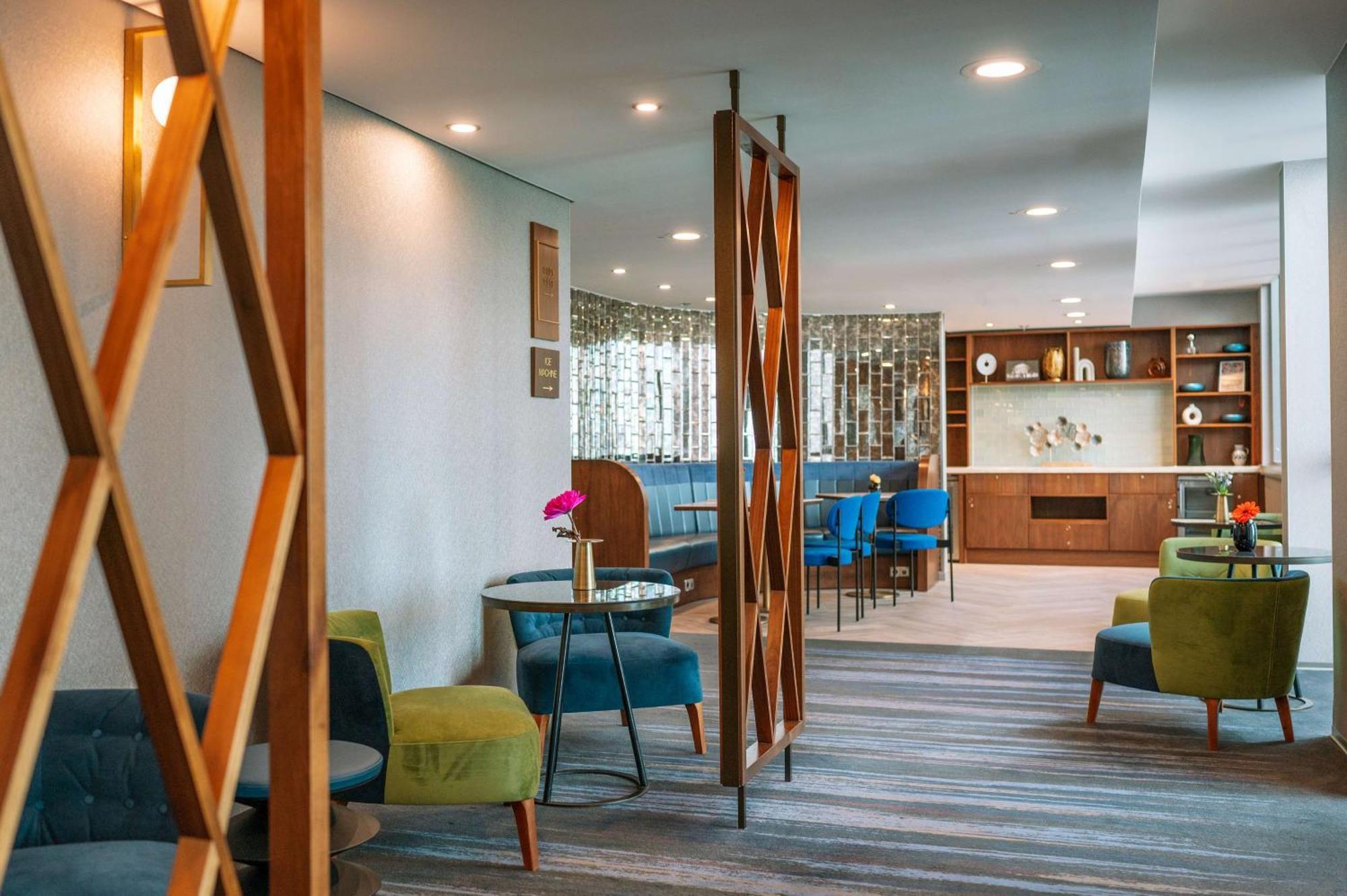 ฮิลตัน แฟรงเฟิร์ต ซิตี้เซ็นเตอร์ Hotel Frankfurt am Main ภายนอก รูปภาพ The lounge at the hotel