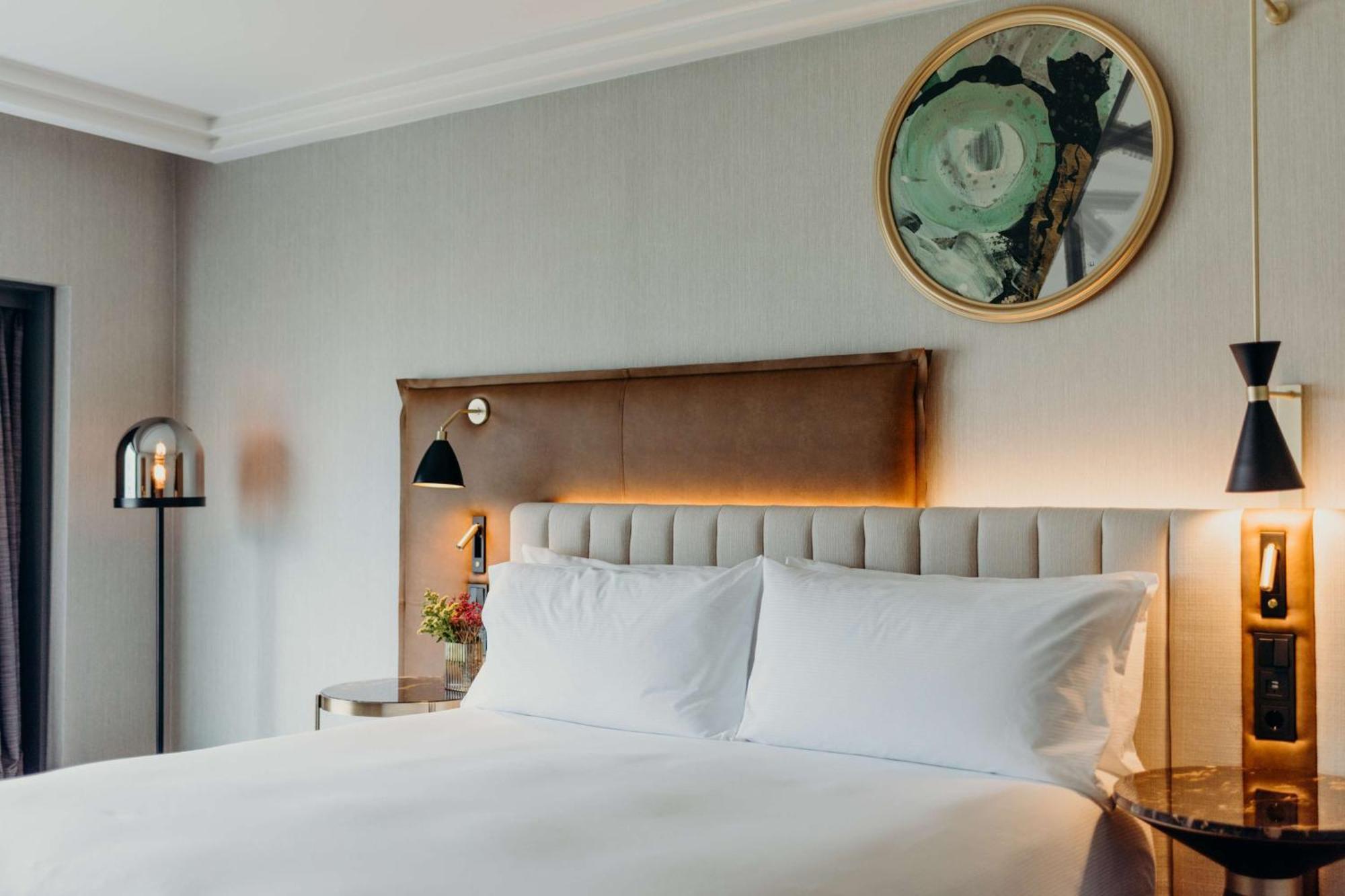 ฮิลตัน แฟรงเฟิร์ต ซิตี้เซ็นเตอร์ Hotel Frankfurt am Main ภายนอก รูปภาพ A bedroom at the hotel