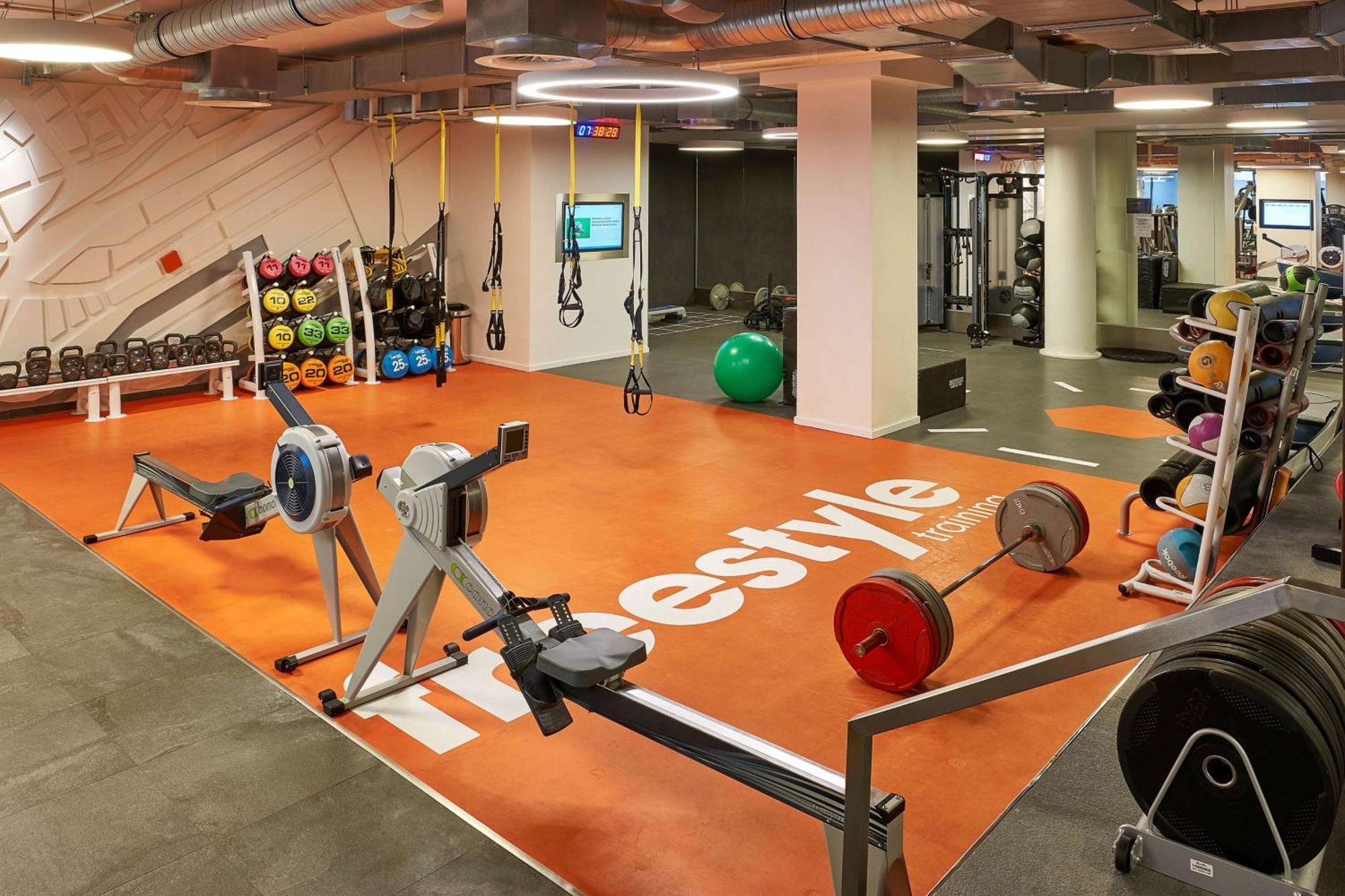 ฮิลตัน แฟรงเฟิร์ต ซิตี้เซ็นเตอร์ Hotel Frankfurt am Main ภายนอก รูปภาพ AnyGym in Berlin