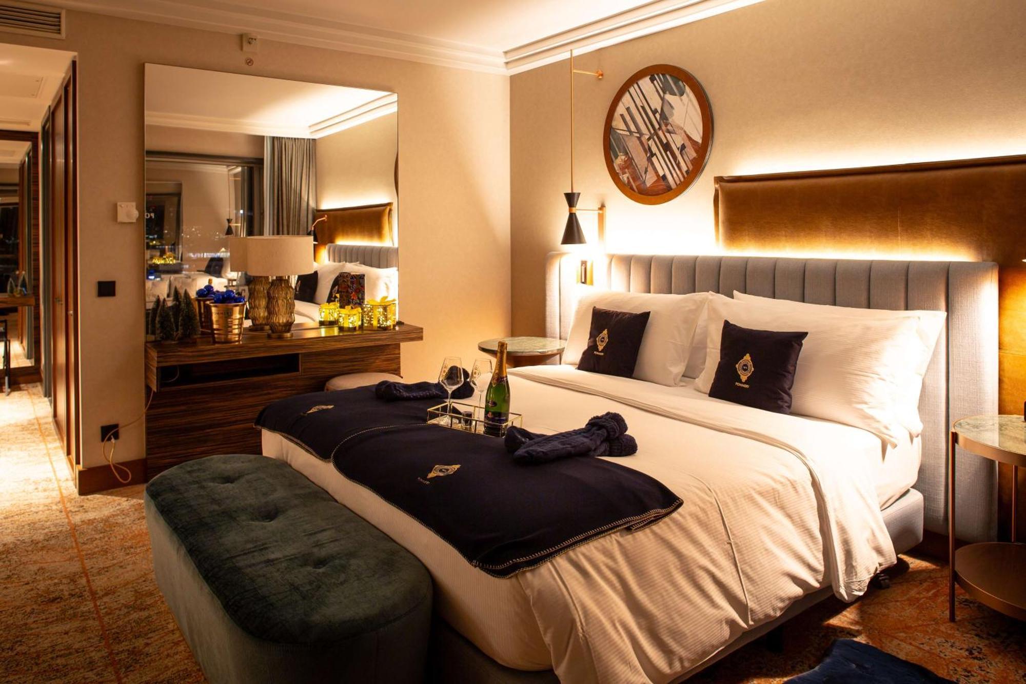 ฮิลตัน แฟรงเฟิร์ต ซิตี้เซ็นเตอร์ Hotel Frankfurt am Main ภายนอก รูปภาพ A bedroom at the hotel